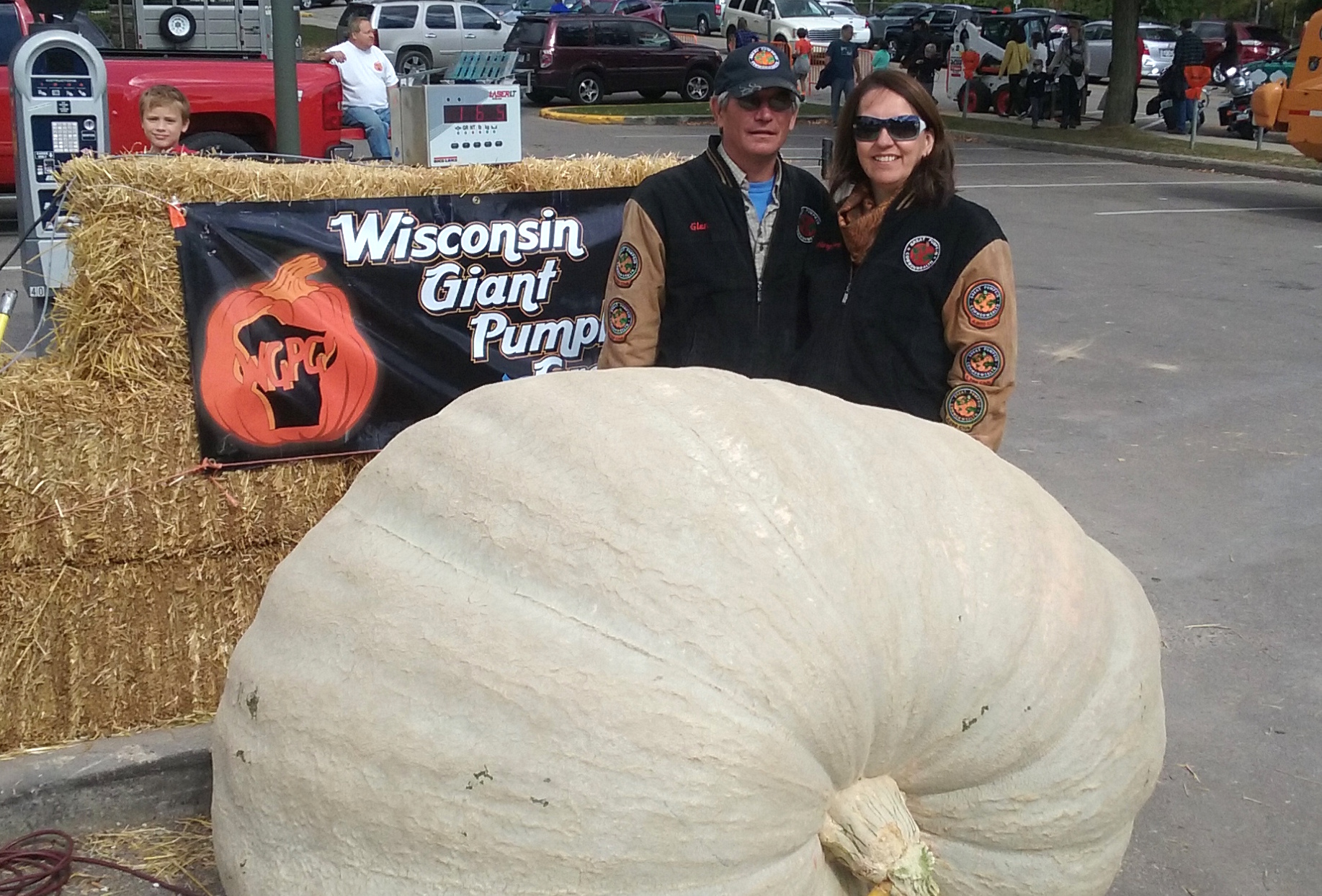  Glen and Margaret Martin of Combined Locks with their 1,758 pound winning entry at 2016 Oktoberfest in Lake Geneva. Dan Plutchak/photo.