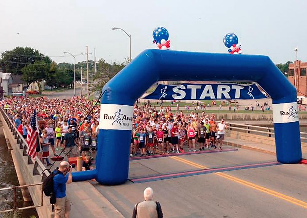 Racers get ready to begin the 2016 Fox Firecracker 5k in Kaukauna. Firecracker 5k on Facebook photo.