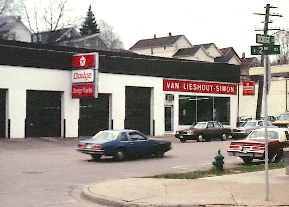 Van Lieshout-Simon Motors, Kaukauna, 1982. Dan Plutchak photo.<