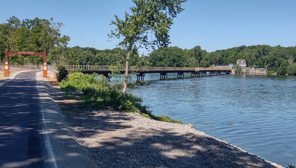 Nelson Family Heritage Crossing from Kaukauna to Little Chute. Photo by Shelly Ann Van Stiphout/Kaukauna Community Group