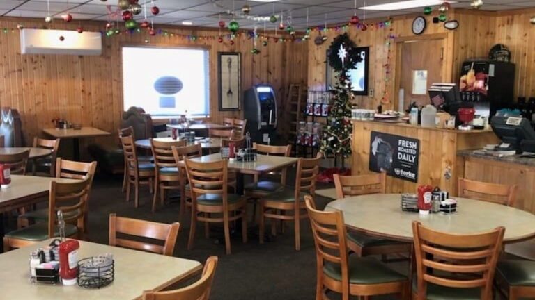 Longtime waitress reopens former Rico's as Mama D's Cafe - Kaukauna ...