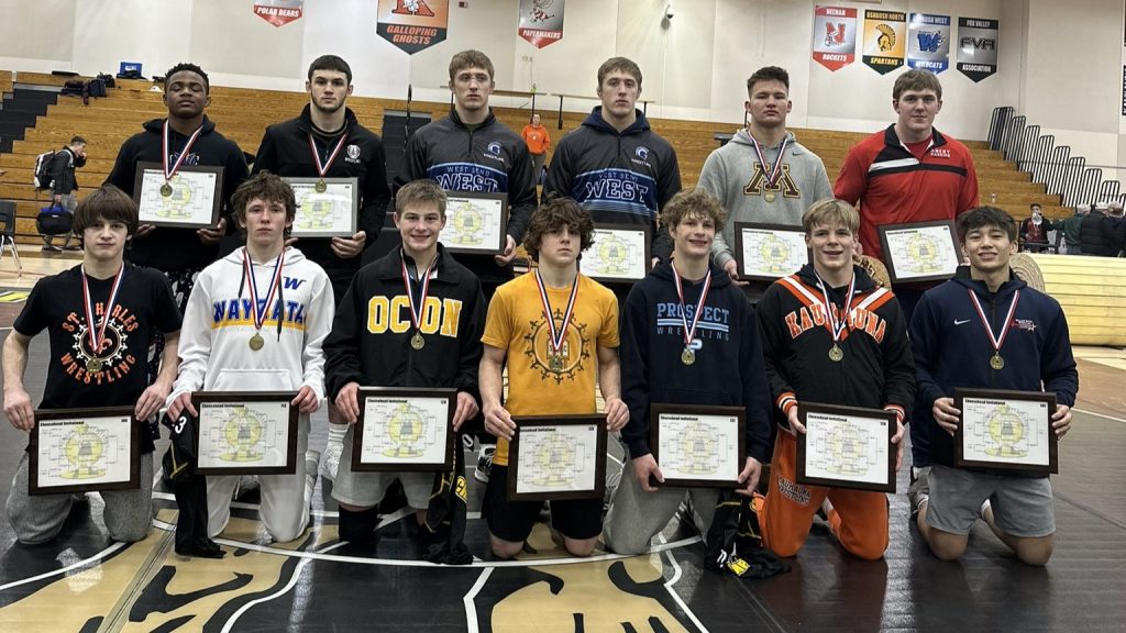 Kaukauna's Clark wins Cheesehead wrestling title, Ghosts finish fourth ...