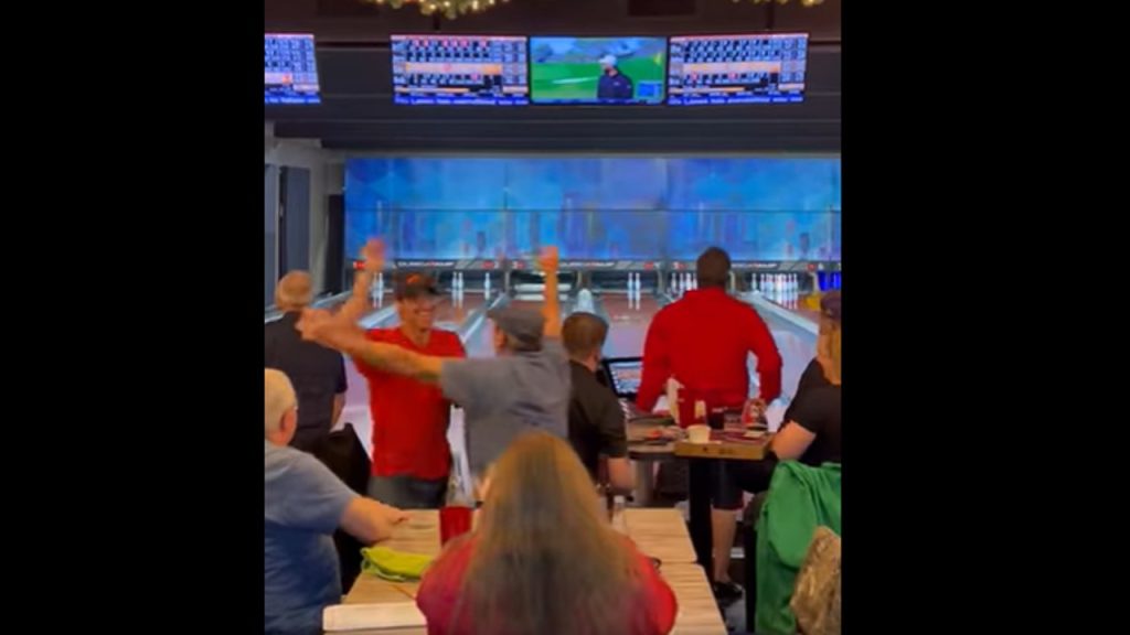 WATCH Baumgart rolls first career 300 at Kaukauna's Electric City