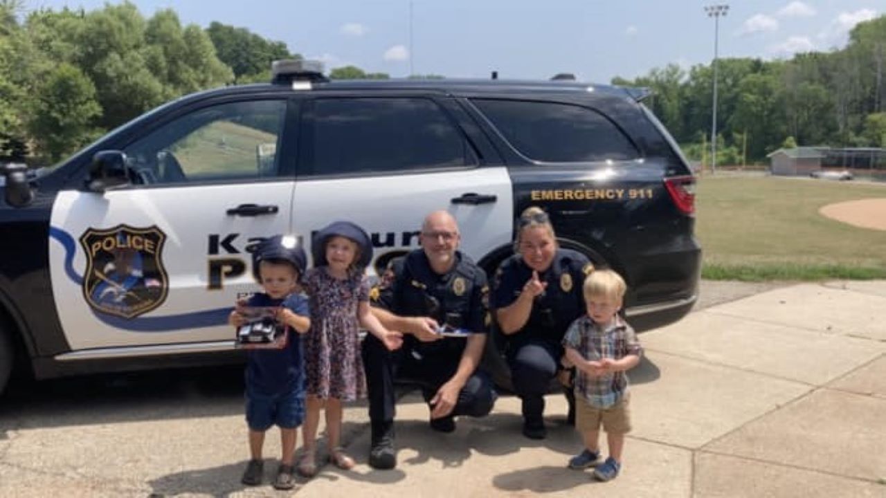 Colton is a big fan af the police, so it was no surprise that he invited a few officers to stop by his birthday party over the weekend in Kaukauna.