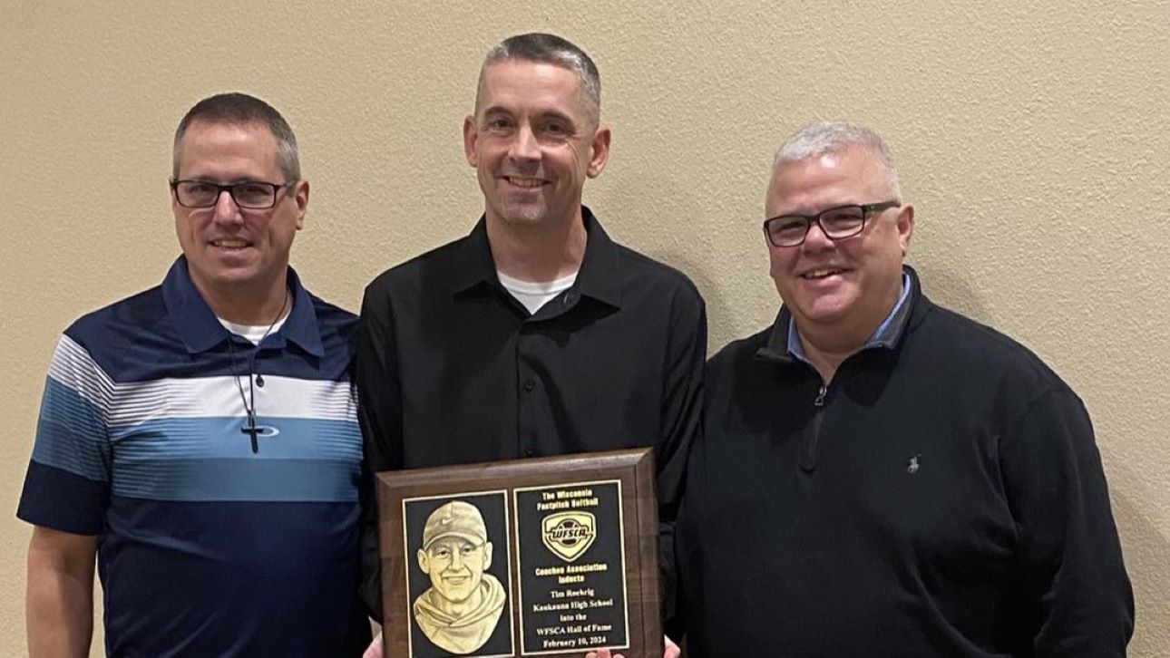 Kaukauna Head Softball Coach Tim Roehrig was inducted Saturday evening into the Wisconsin Fastpitch Softball Coaches Association Hall of Fame.