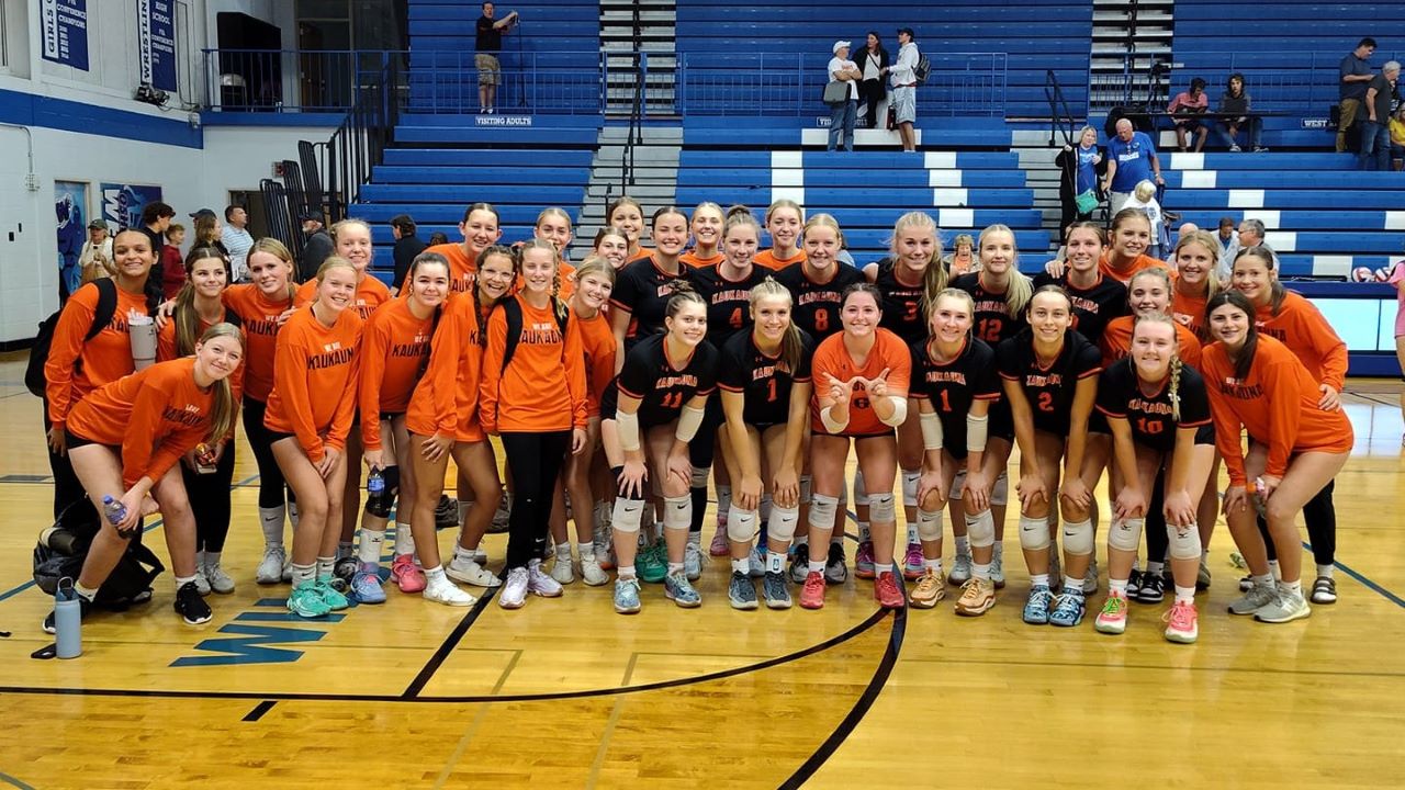 The Kaukauna Galloping Ghosts girls' volleyball team took sole possession of first place in the Fox Valley Association conference standings with a decisive 3-0 set win Thursday over Oshkosh West.