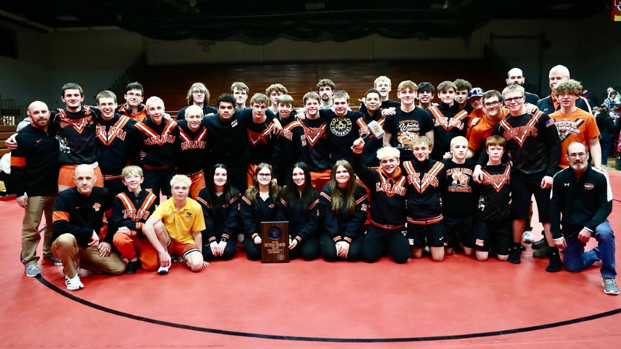 The 2025 Kaukauna Grappling Ghosts wrestling team is heading back to the WIAA state wrestling tournament.