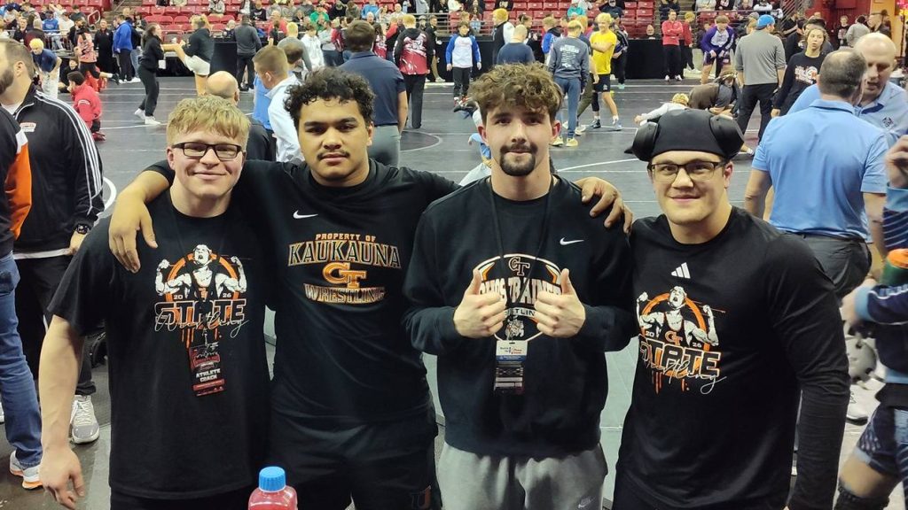 Madison Crook Crook to wrestle Saturday for a third state title - Kaukauna Community News