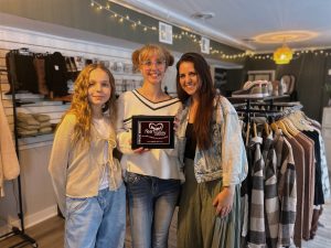 Young entrepreneurs lean into TikTok with launch of Kaukauna boutique store