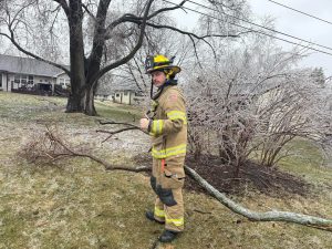 More than 10,000 customers without power in Northeast Wisconsin following ice storm