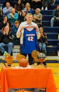 Former Badger Brian Butch hosting youth basketball camp with donations going to tornado relief