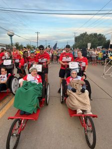 At ages 103 and 96, pair from Kaukauna and their teams cross finish line at Fox Cities Half Marathon
